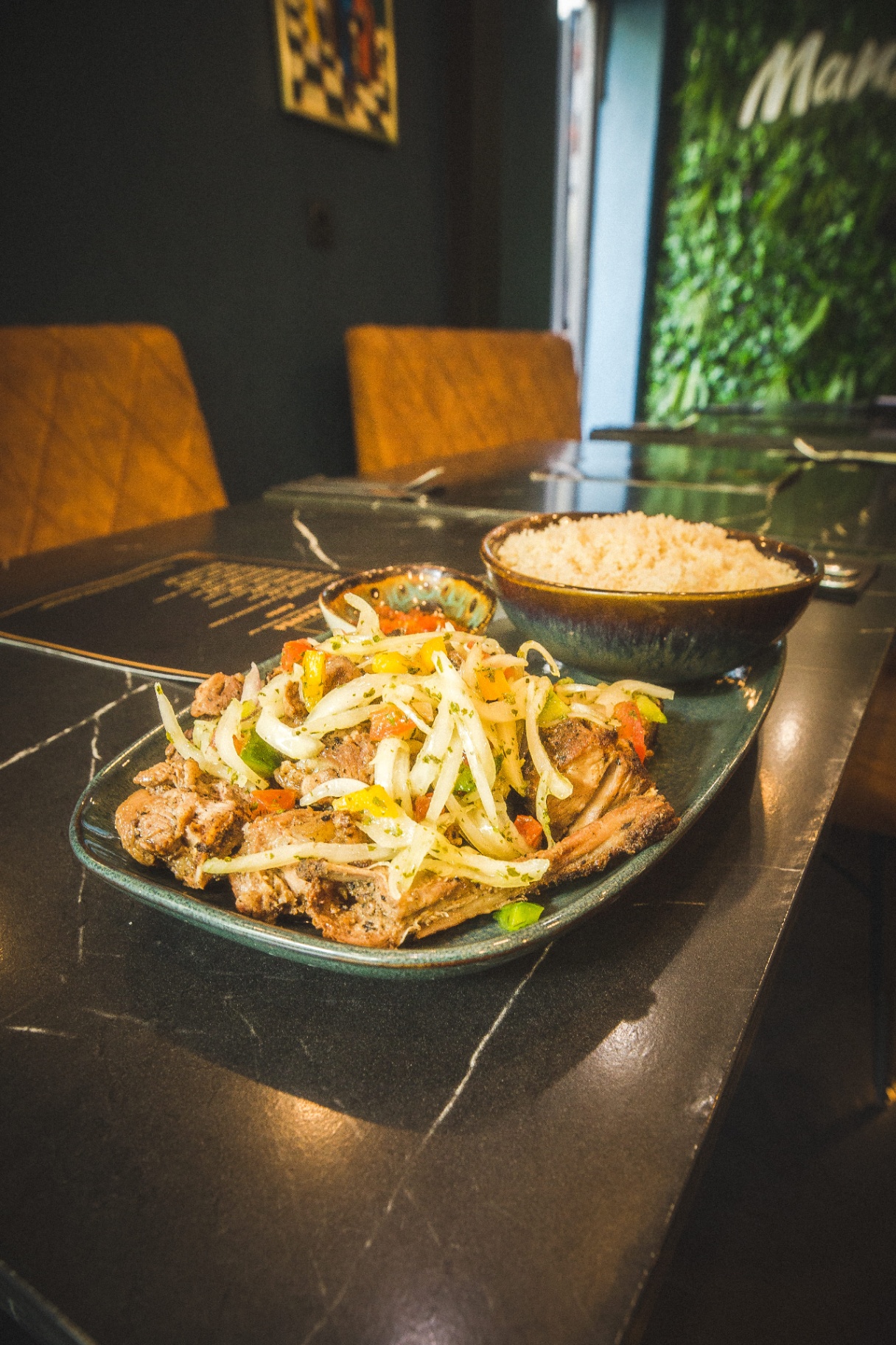 Plat servi avec couscous